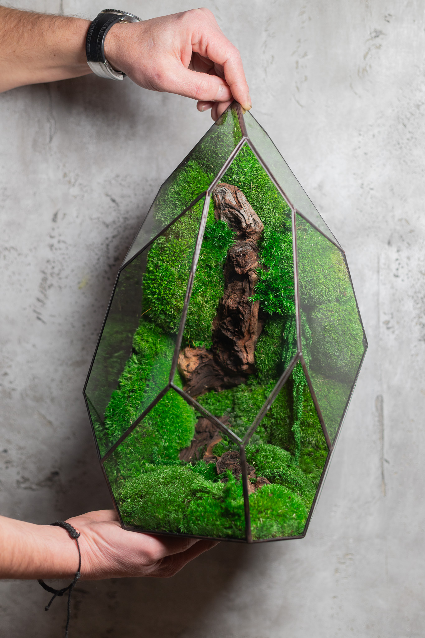 Machové terárium Veža ako dizajnová dekorácia do interiéru